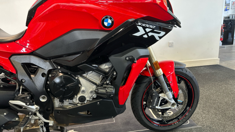 BMW S1000XR (24MY)